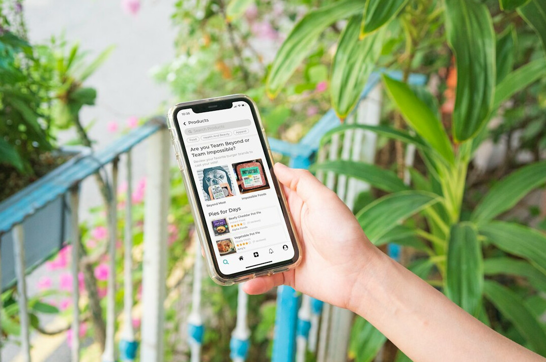 responsive blog on smartphone